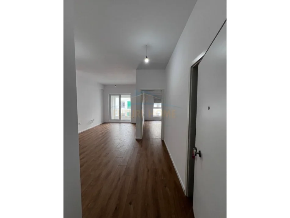 Tirane, shitet apartament 1+1, Kati 6, 61 m² 119.047 € (Ali Demi)