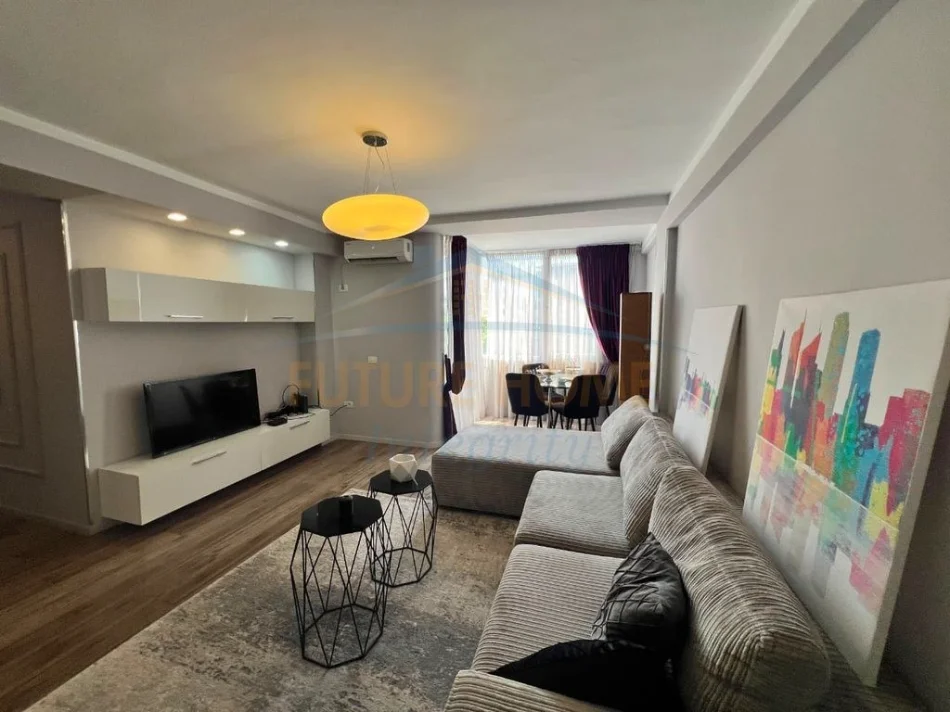 Tirane, shitet apartament 1+1 Kati 6, 61 m² 250.000 € (BLLOKU)
