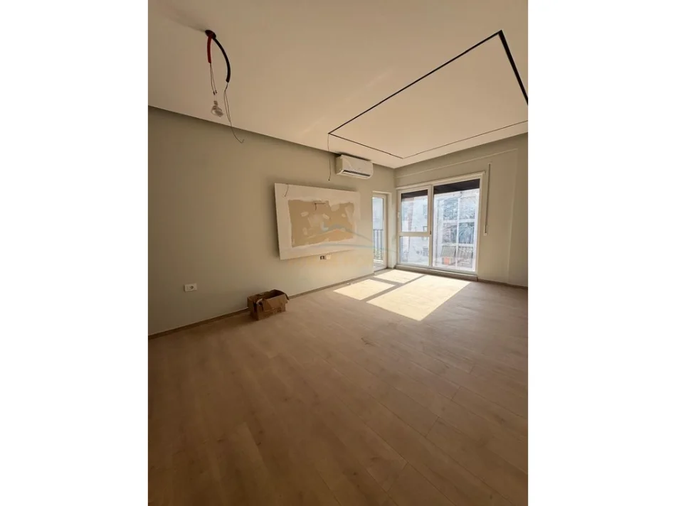 Tirane, shitet apartament 1+1 Kati 6, 74 m² 144.000 € (5 MAJ)