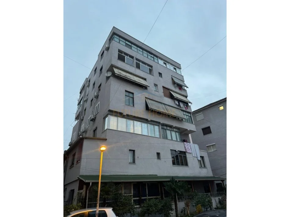 Tirane, shitet apartament 1+1 Kati 6, 80 m² 160.000 € (21 dhjetori)