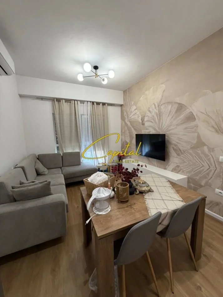 Tirane, shitet apartament 1+1 Kati 7, 53 m² 105.000 € (ALI DEMI)