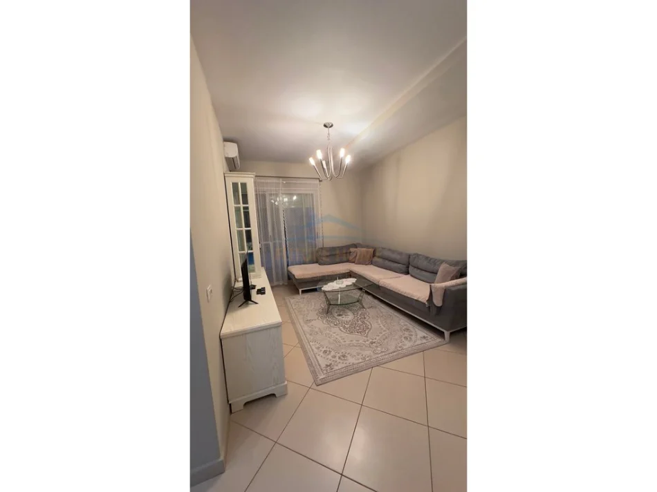 Tirane, shitet apartament 1+1 Kati 7, 57 m² 132.000 € (Prane Spitalit Amerikan 3)
