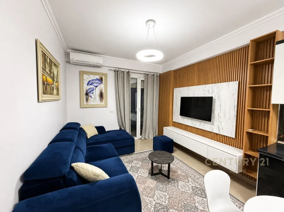 Tirane, shitet apartament 1+1 Kati 7, 65 m² (astir)