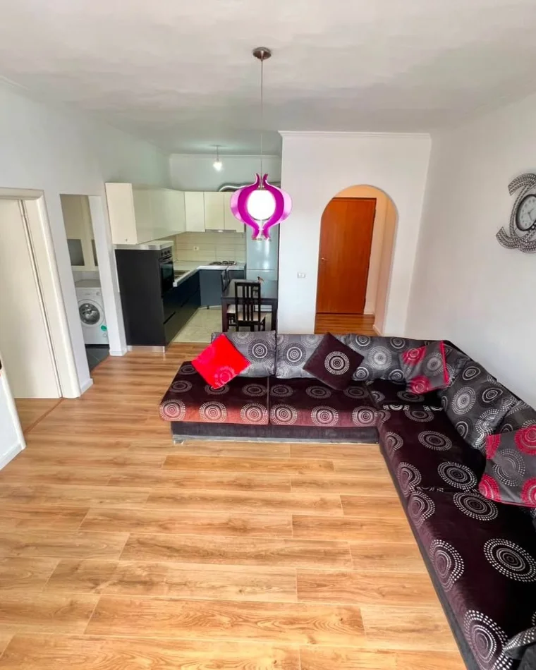 Tirane, shitet apartament 1+1 Kati 7, 75 m² 117.000 € (Yzberizht)