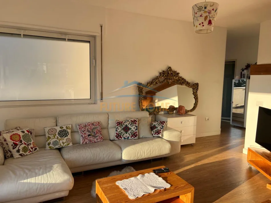 Tirane, shitet apartament 1+1 Kati 8, 140 m² 395.000 € (Myslym Shyri)