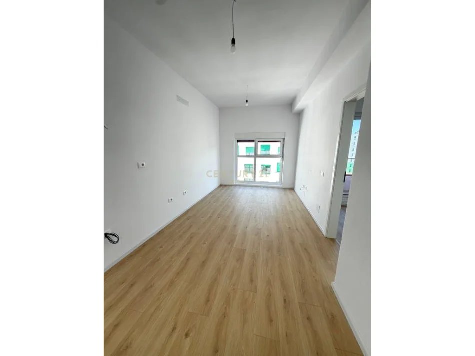 Tirane, shitet apartament 1+1 Kati 8, 46 m² 85.000 € (Ali demi)