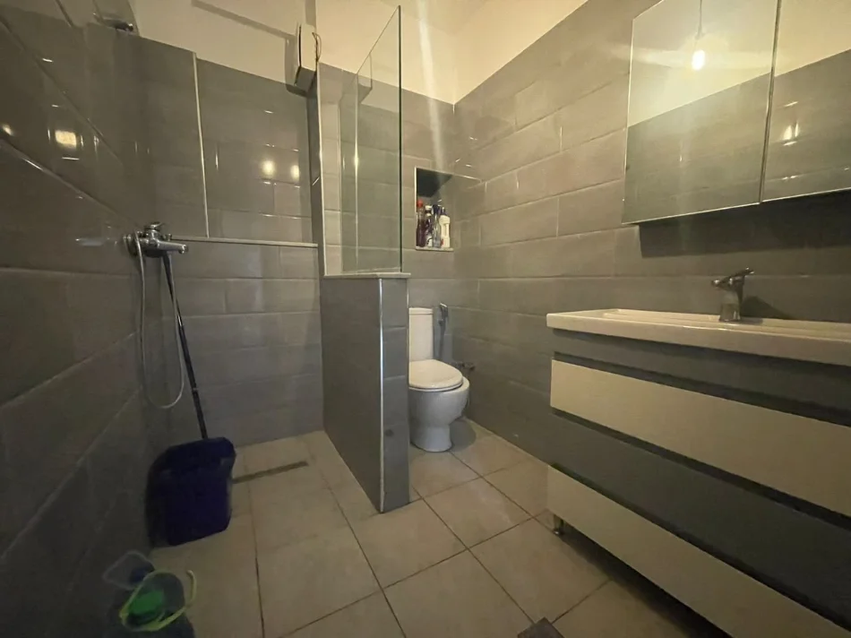 Tirane, shitet apartament 1+1 Kati 8, 65 m² 98.000.000 € (Bulevardi Migjeni prane Nela 6)
