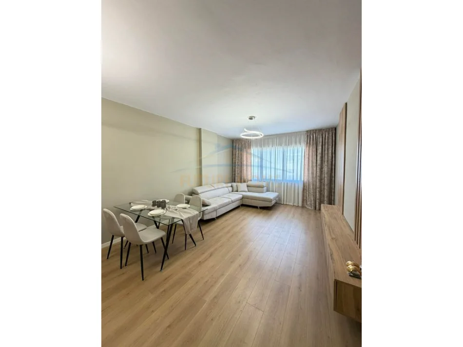 Tirane, shitet apartament 1+1 Kati 8, 73 m² 125.000 € (Unaza e Re)