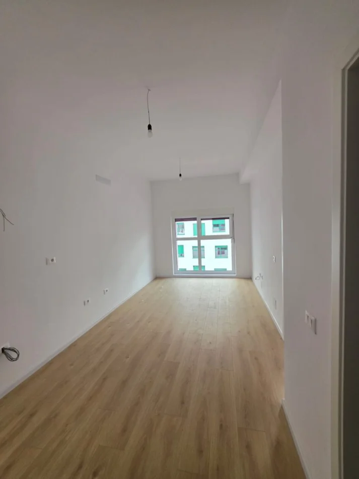 Tirane, shitet apartament 1+1 Kati 8, 83.000 € (Ali Demi, Kadiu)