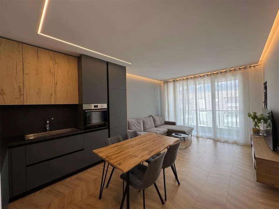 Tirane, shitet apartament 1+1 Kati 9, 63 m² 180.000 € (FIORI DI BOSCO)