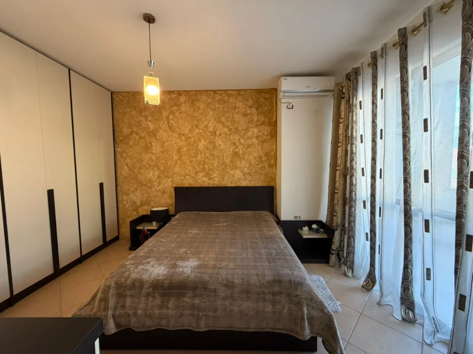 Tirane, shitet apartament 2+1 , 145 m² 165.000 € (Yzberisht)
