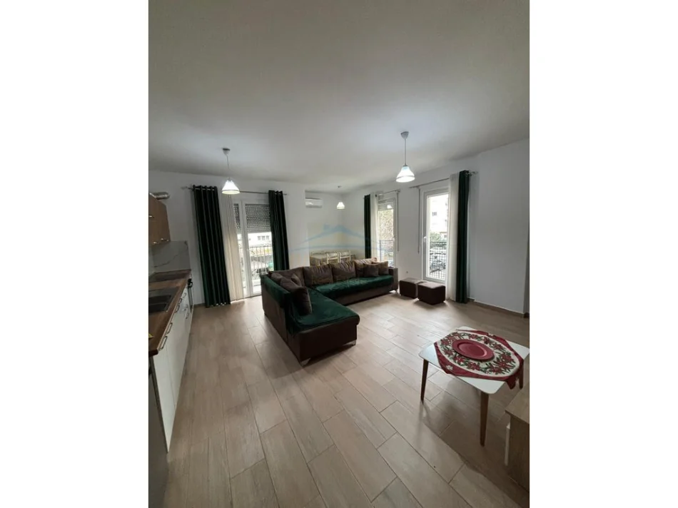 Tirane, shitet apartament 2+1+2+Ballkon Kati 1, 106 m² 215.000 € (Don Bosko) Empire70610
