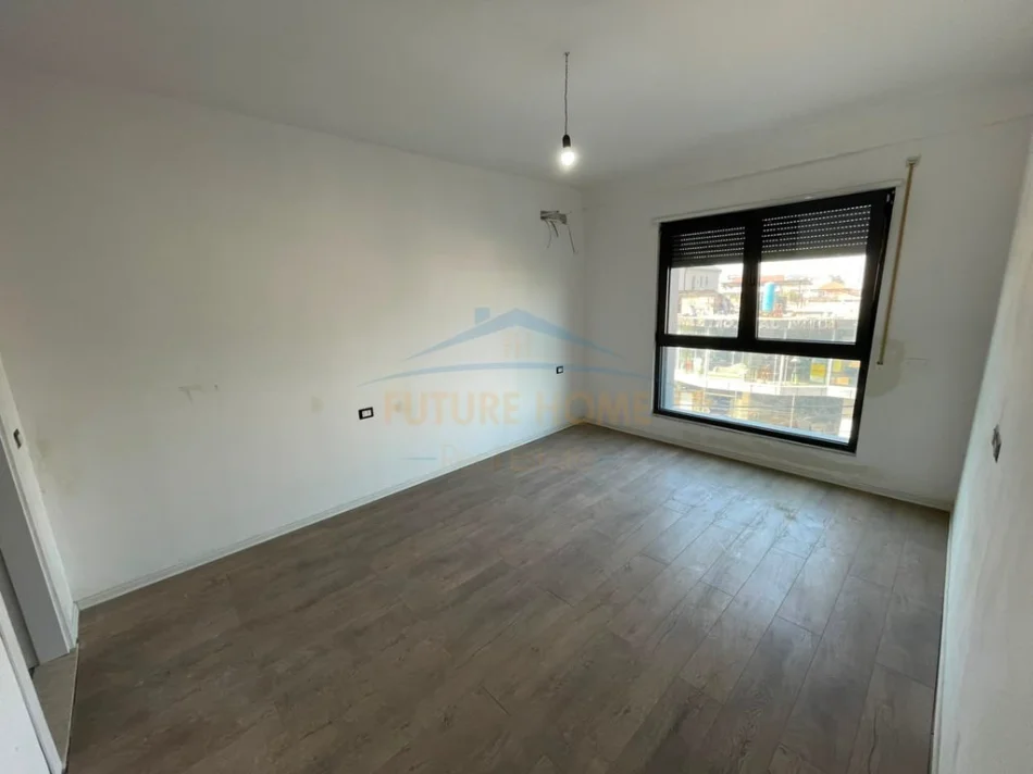 Tirane, shitet apartament 2+1+2+Ballkon Kati 2, 89 m² 200.000 € (Kompleksi Ndregjoni)