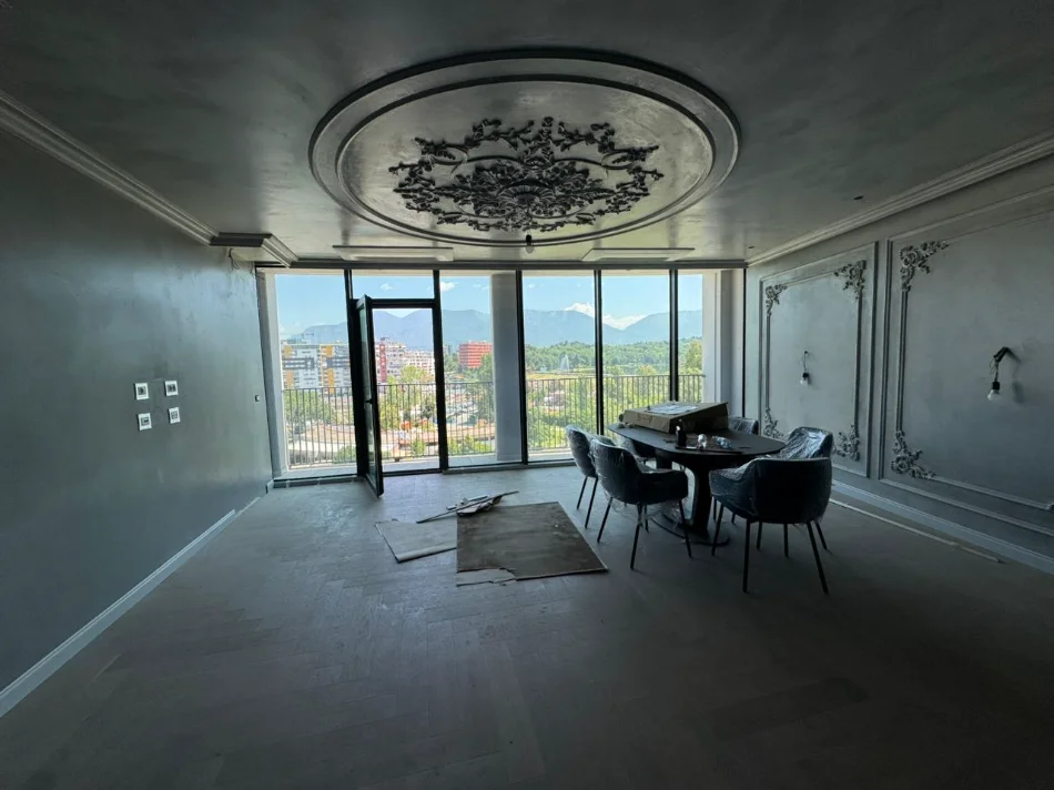 Tirane, shitet apartament 2+1+2 + Depo,  Kati 3, 123 m²  (Liqeni Artificial)