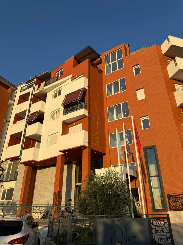 Tirane, shitet apartament 2+1+2 + Depo, Kati 4, 170 m² 160.000 € (Fresk)