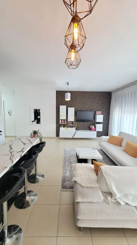 Tirane , shitet apartament 2+1+2  Kati 4, 122 m² 280.000 € (Ish Parku Autobuzave)