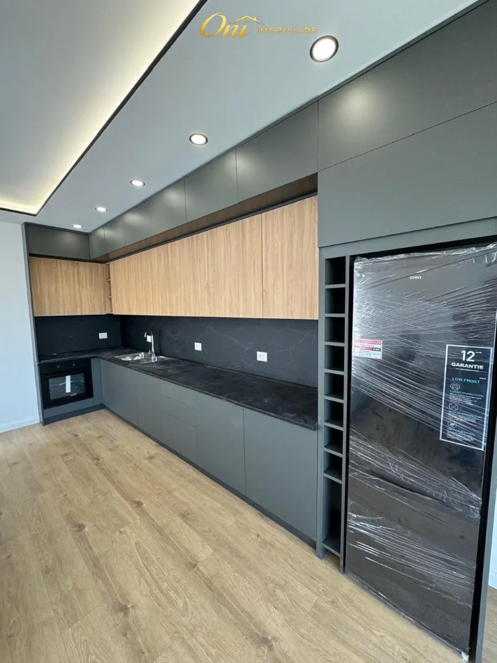 Tirane, shitet apartament 2+1+2 Kati 4, 152 m² 260.000 € (ASTIR)