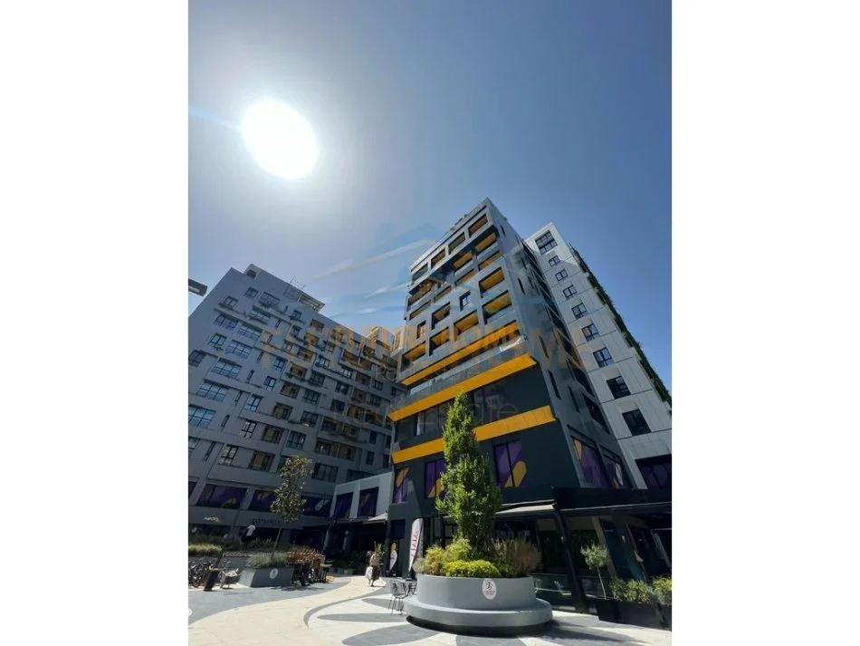 Tirane, shitet apartament 2+1+2,  Kati 7, 109 m² 320.000 € (Square 21, Rruga e Kavajës)