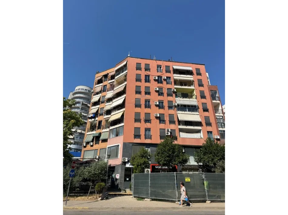 Tirane, shitet apartament 2+1+2 Kati 8, 108 m² 220.000 € (ZOGU I ZI , Prane Er Petrol)