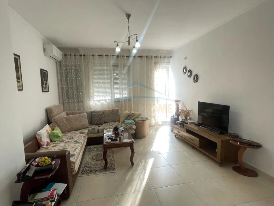 Tirane, shitet apartament 2+1+2+Post Parkimi,  Kati 6, 101 m² 220.000 € (Rruga Idriz Dollaku, Ali Demi)