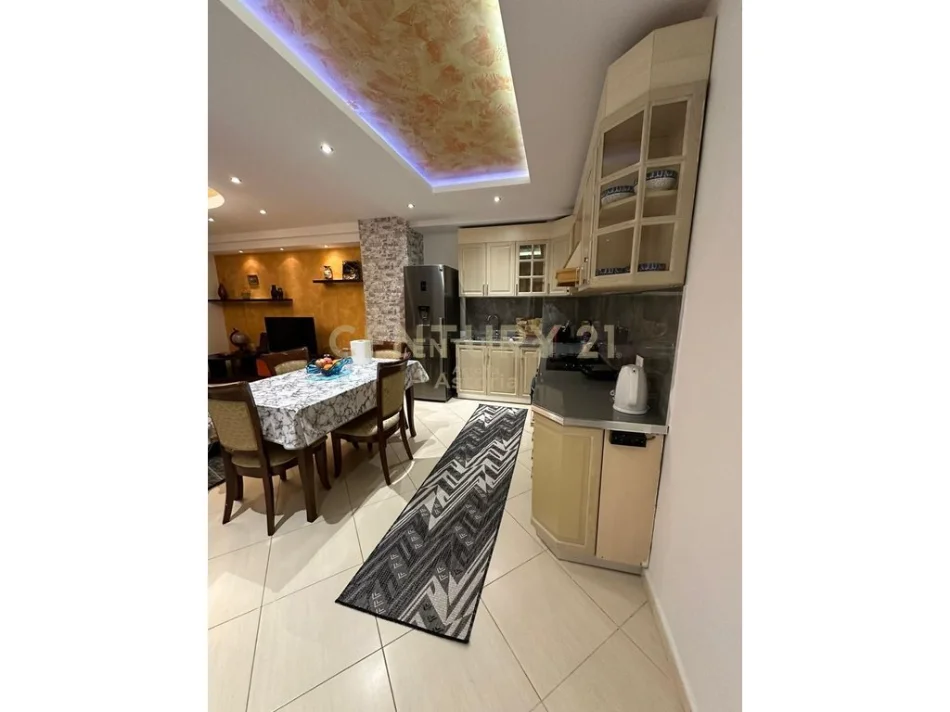 Tirane, shitet apartament 2+1 , 97 m² 350.000 € (AIR ALBANIA)