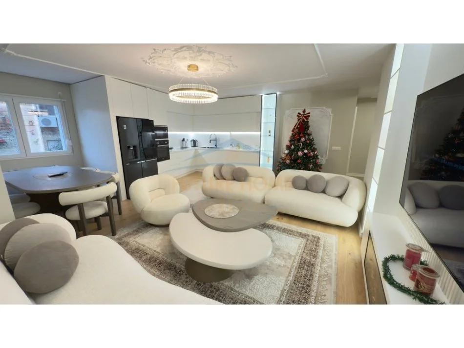 Tirane, shitet apartament 2+1+Aneks+Ballkon Kati 1, 116 m² 475.000 € (RRUGA E BOGDANEVE)