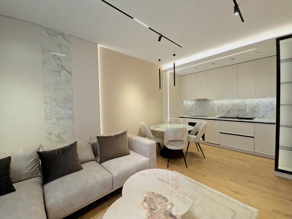 Tirane, shitet apartament 2+1+Aneks+Ballkon Kati 1, 93 m² 290.000 € (Rruga Mine Peza)