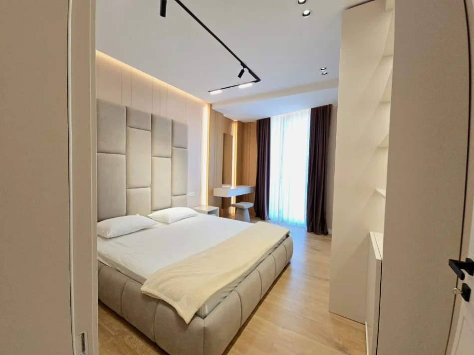 Tirane, shitet apartament 2+1+Aneks+Ballkon Kati 1, 93 m² 290.000 € (rruga e durresit , prokuroria)