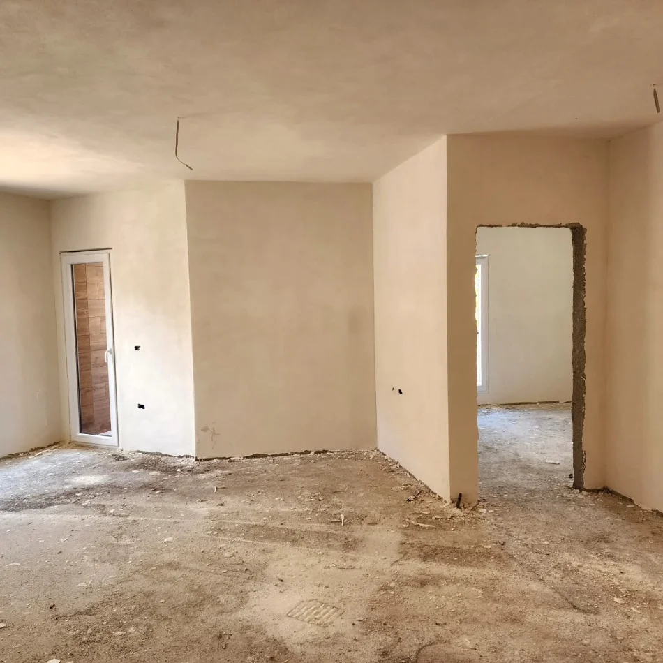 Tirane, shitet apartament 2+1+Aneks+Ballkon Kati 2, 100 m² 255.000 € (rruga e elbasanit , shkolla e baletit)