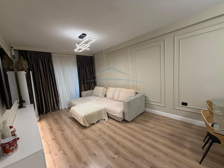 Tirane, shitet apartament 2+1+Aneks+Ballkon Kati 2, 112 m² 335.000 € (Komuna e Parisit)
