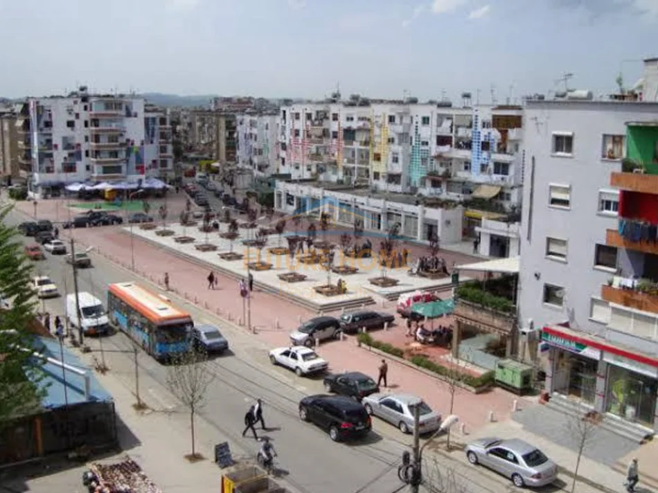 Tirane, shitet apartament 2+1+Aneks+Ballkon Kati 3, 103 m² 170.000 € (Xhamlliku)