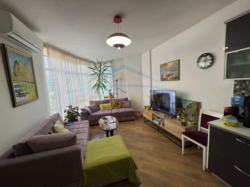 Tirane, shitet apartament 2+1+Aneks+Ballkon Kati 3, 116 m² 163.000 € (Yzberisht)