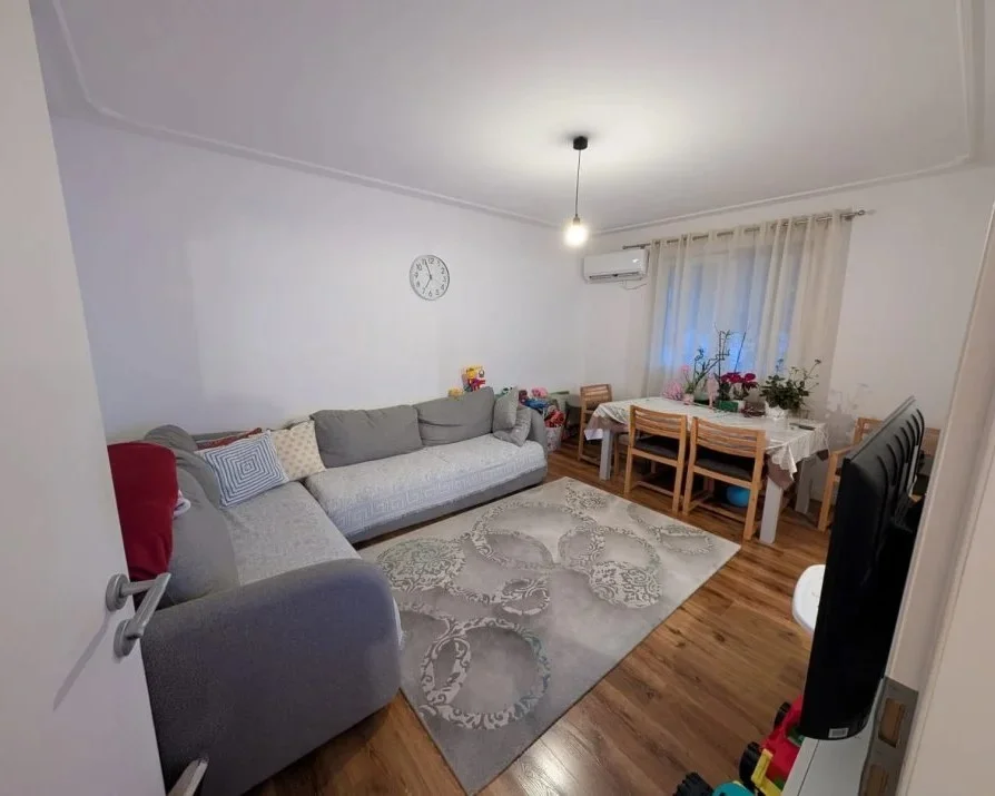 Tirane, shitet apartament 2+1+Aneks+Ballkon Kati 3, 75 m² 160.000 € (parku)