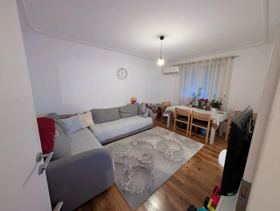 Tirane, shitet apartament 2+1+Aneks+Ballkon Kati 3, 75 m² 160.000 € (rruga e kavajes , 21 dhjetori)