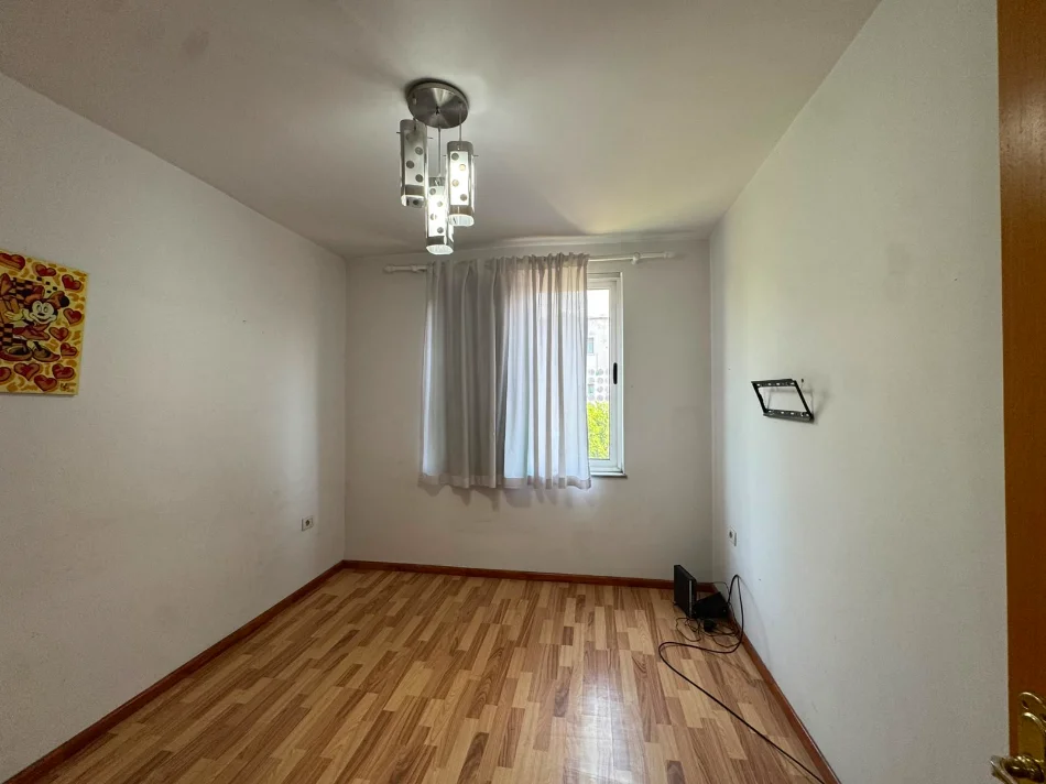 Tirane, shitet apartament 2+1+Aneks+Ballkon Kati 4, 59 m² 133.000 € (ish stacioni i trenit , zogu i zi)