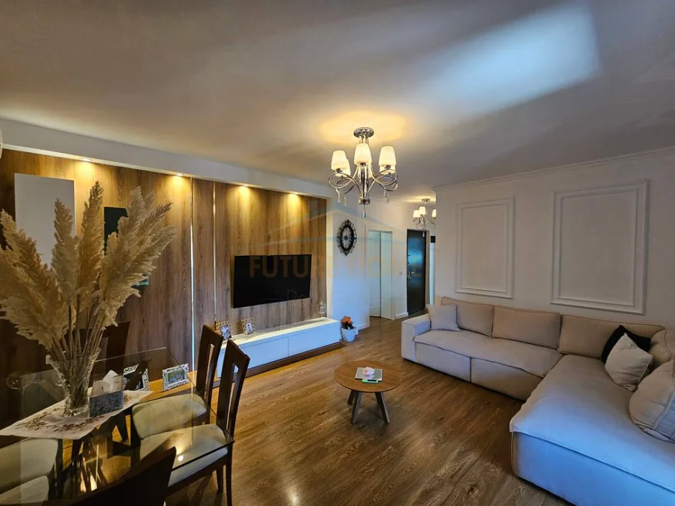 Tirane, shitet apartament 2+1+Aneks+Ballkon Kati 4, 85 m² 153.000 € (Laprake)