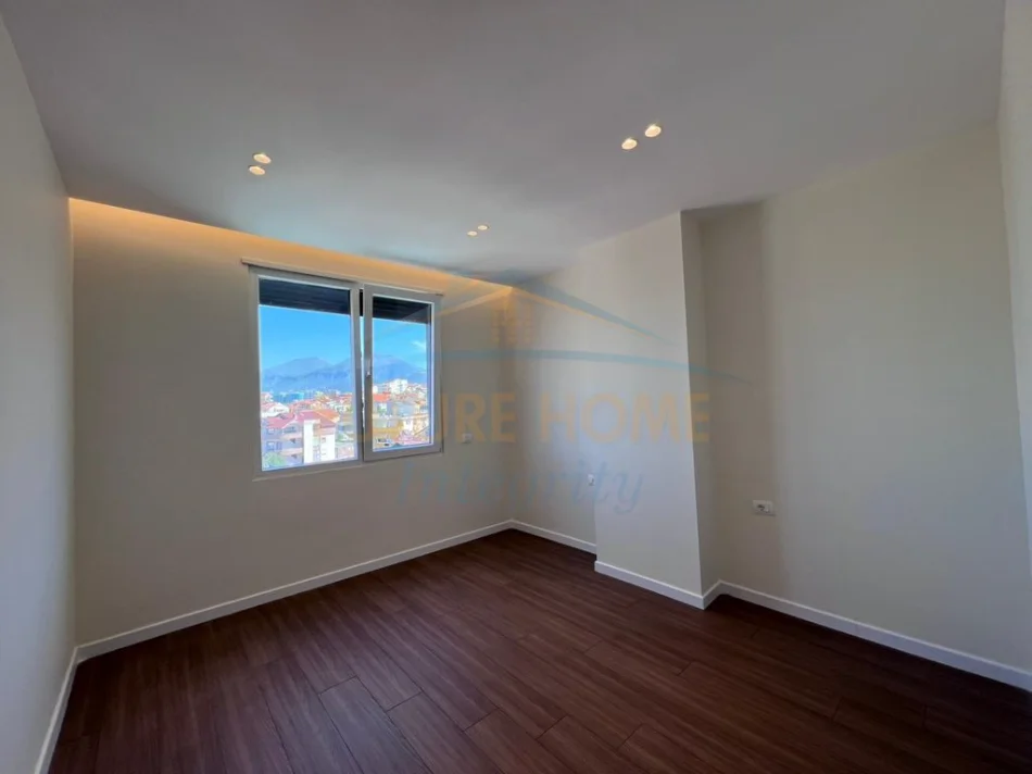 Tirane, shitet apartament 2+1+Aneks+Ballkon Kati 5, 79 m² 195.000 €