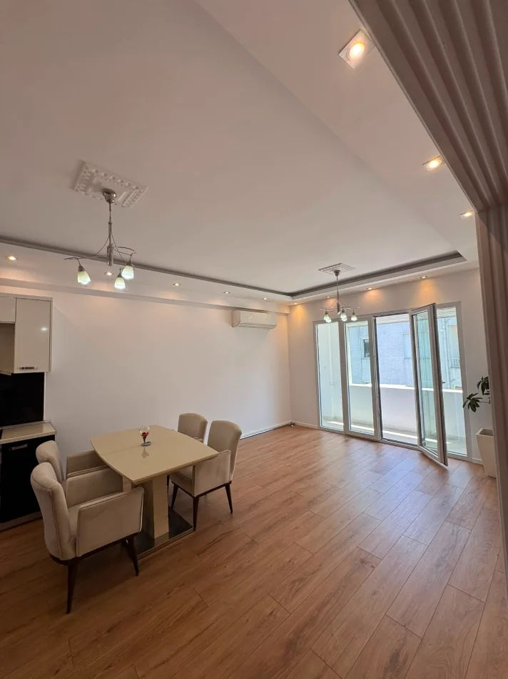 Tirane, shitet apartament 2+1+Aneks+Ballkon Kati 5, 93 m² 258.000 € (liqeni artificial)