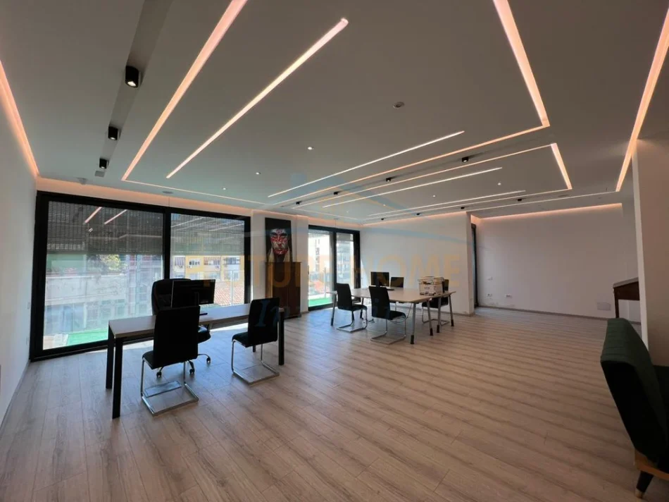 Tirane, shitet apartament 2+1+Aneks+Ballkon Kati 7, 100 m² 360.000 €