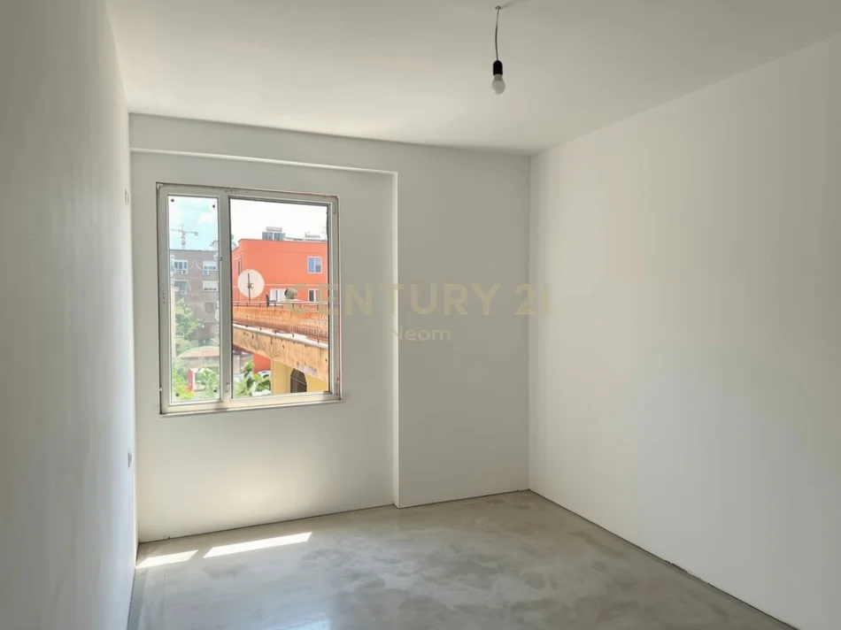 Tirane, shitet apartament 2+1+Aneks Kati 1, 99 m² 190.000 € (Xhamlliku)