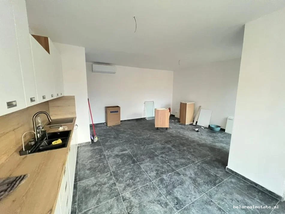 Tirane, shitet apartament 2+1+Ballkon , 117 m² 280.000 € (Hysni Gerbolli)