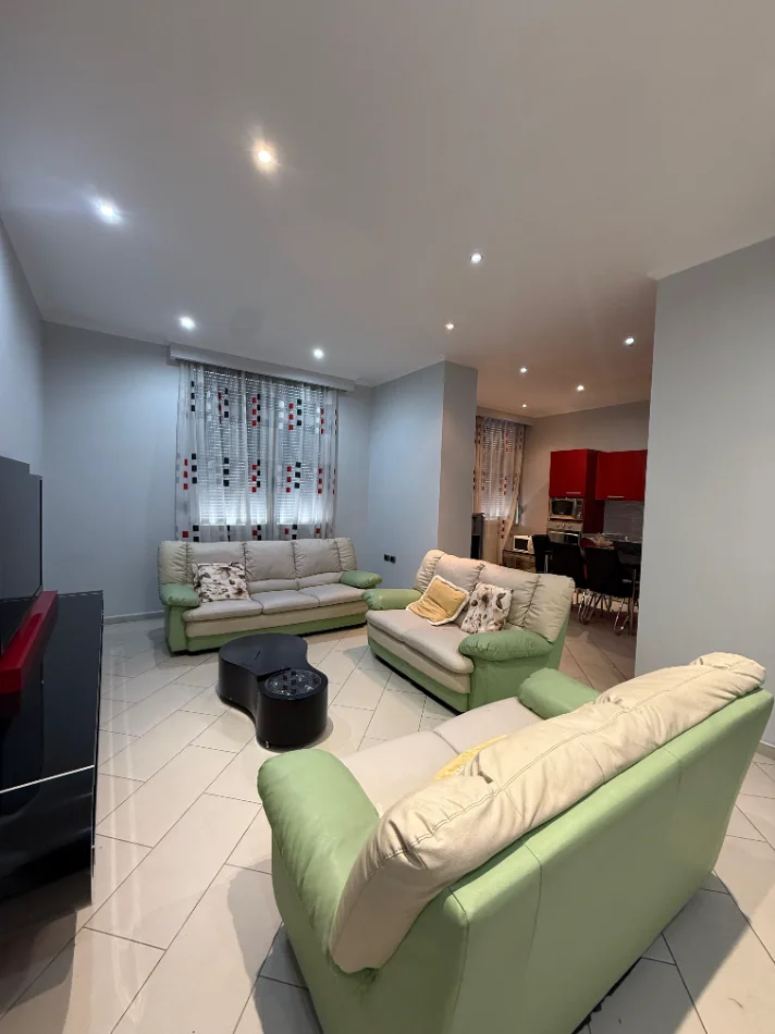 Tirane, shitet apartament 2+1+Ballkon , 119 m² 250.000€, Kompleksi Halili, prane Selvise