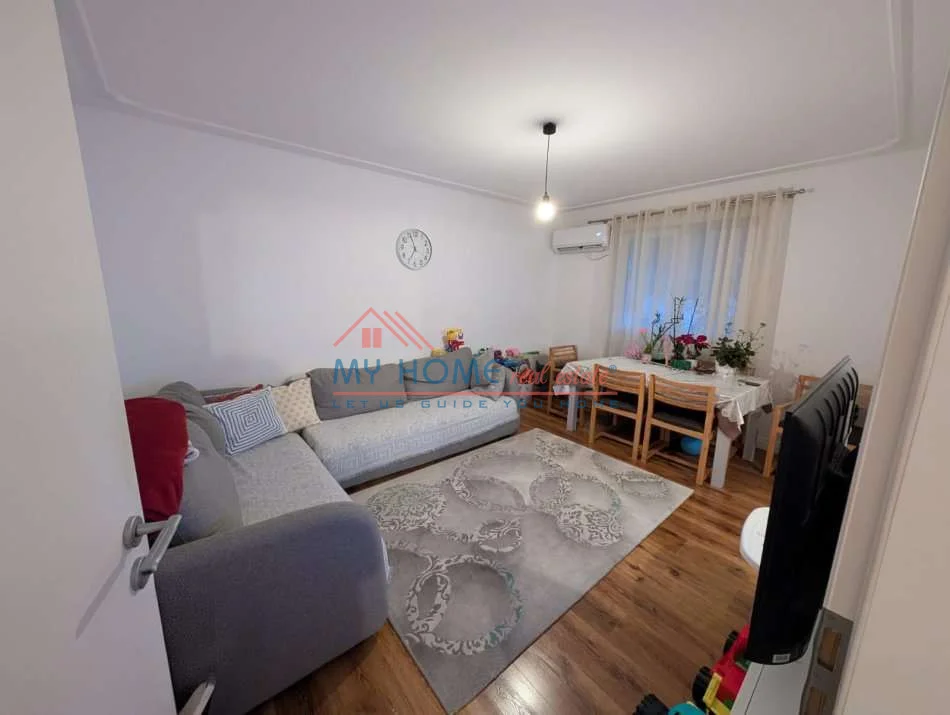 Tirane, shitet apartament 2+1+Ballkon , 75 m² 165 000 € (Rruga Ylbere Bylykbashi)