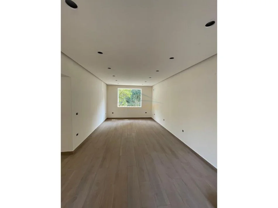 Tirane, shitet apartament 2+1+Ballkon Kati 0, 90 m² 170.000 € (OXHAKU)