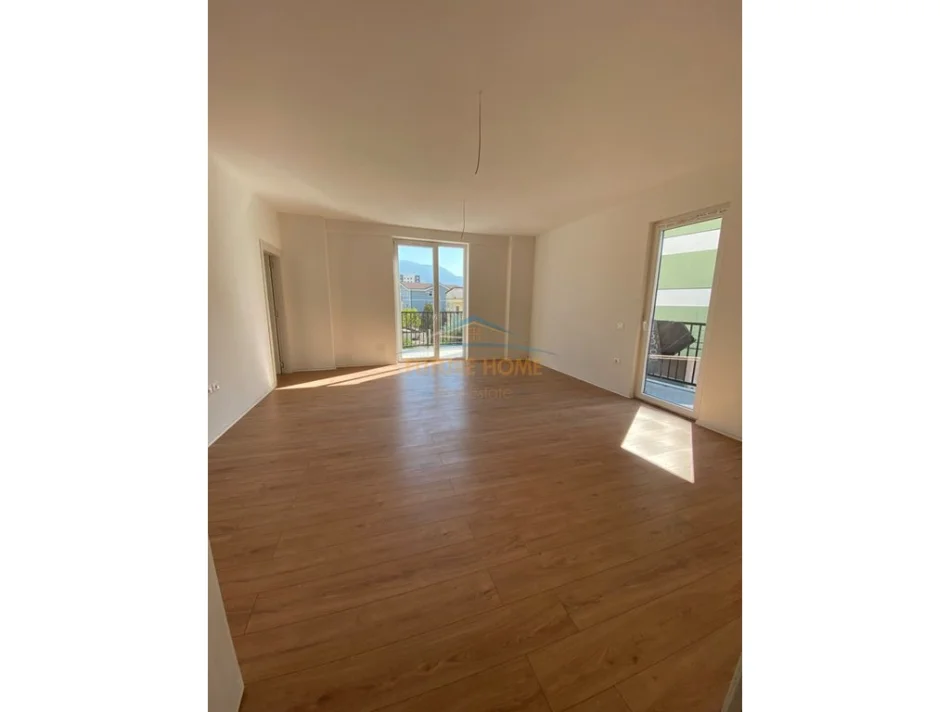 Tirane, shitet apartament 2+1+Ballkon Kati 1, 110 m² 148.500 € (Paskquan, Albulena Residence)
