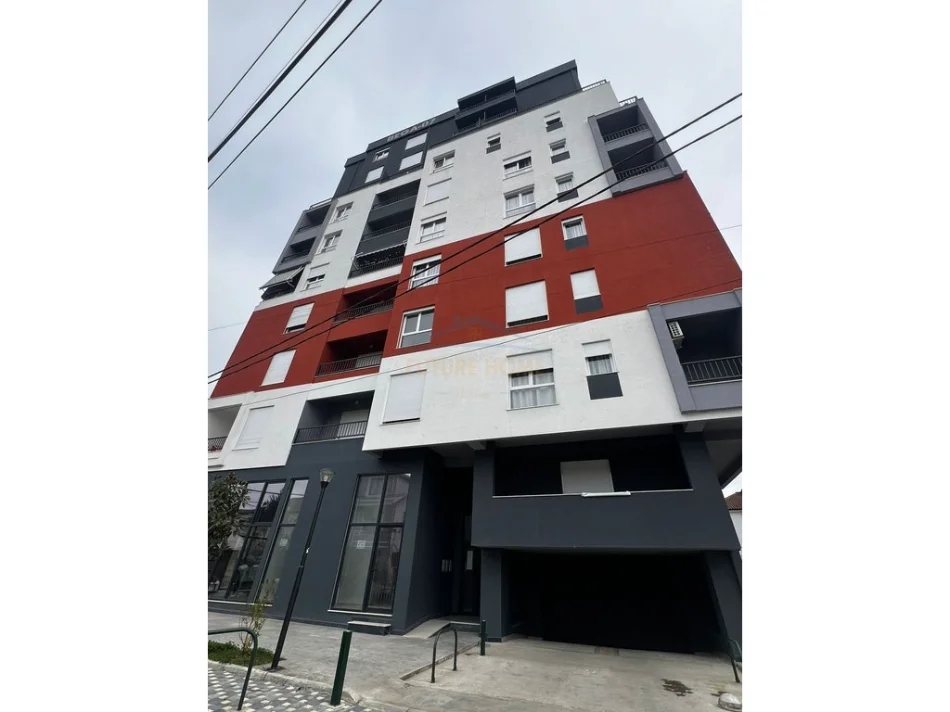 Tirane, shitet apartament 2+1+Ballkon Kati 1, 116 m² 198.000 € (5 Maji)