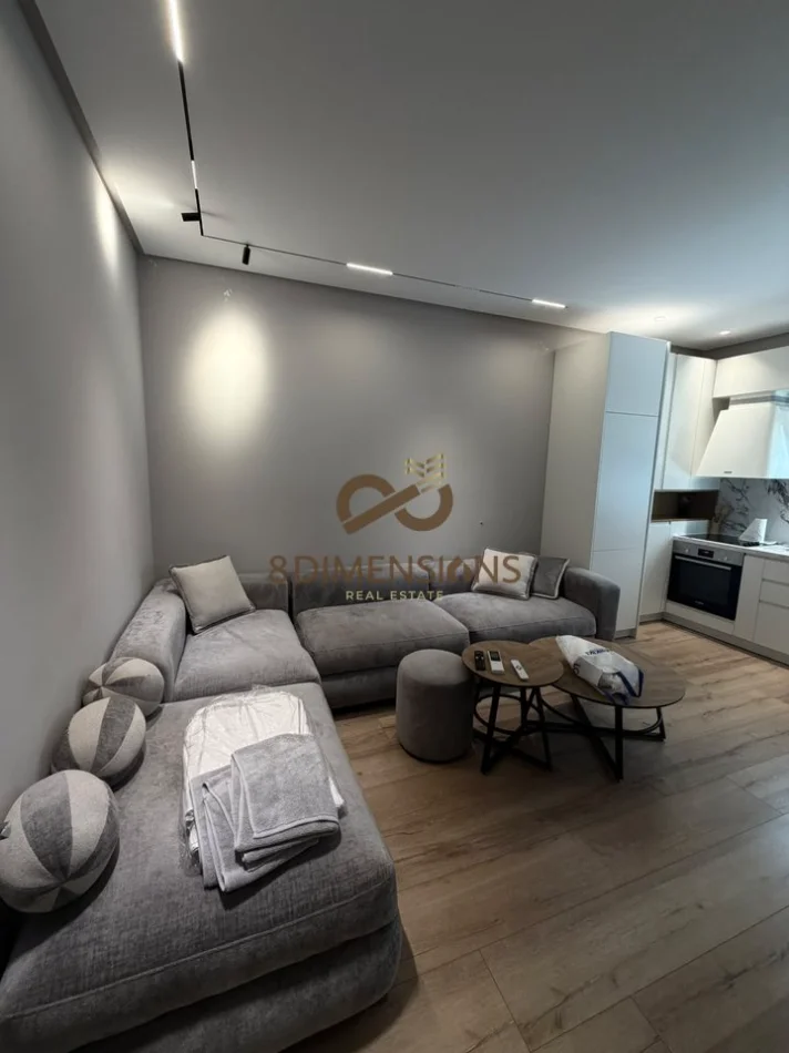 Tirane, shitet apartament 2+1+Ballkon Kati 1, 79 m² 250.000 € (Tek Komuna e Parisit prane Ish Keshit)