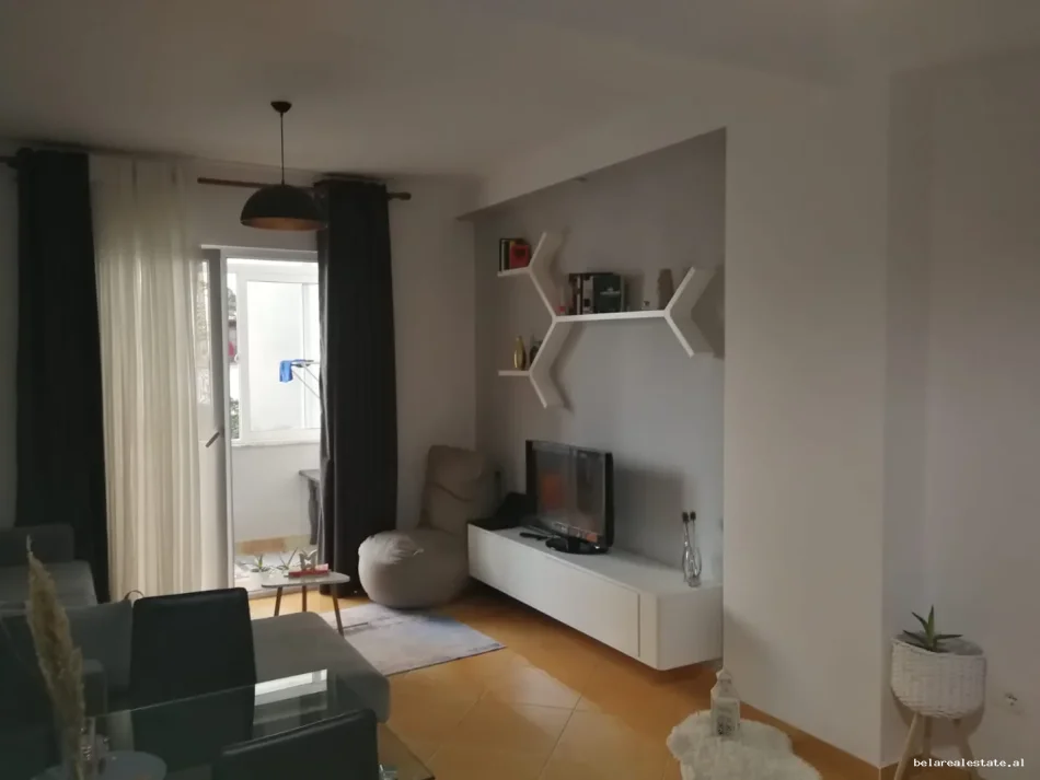 Tirane, shitet apartament 2+1+Ballkon Kati 1, 82 m² 144.050 € (Astir)