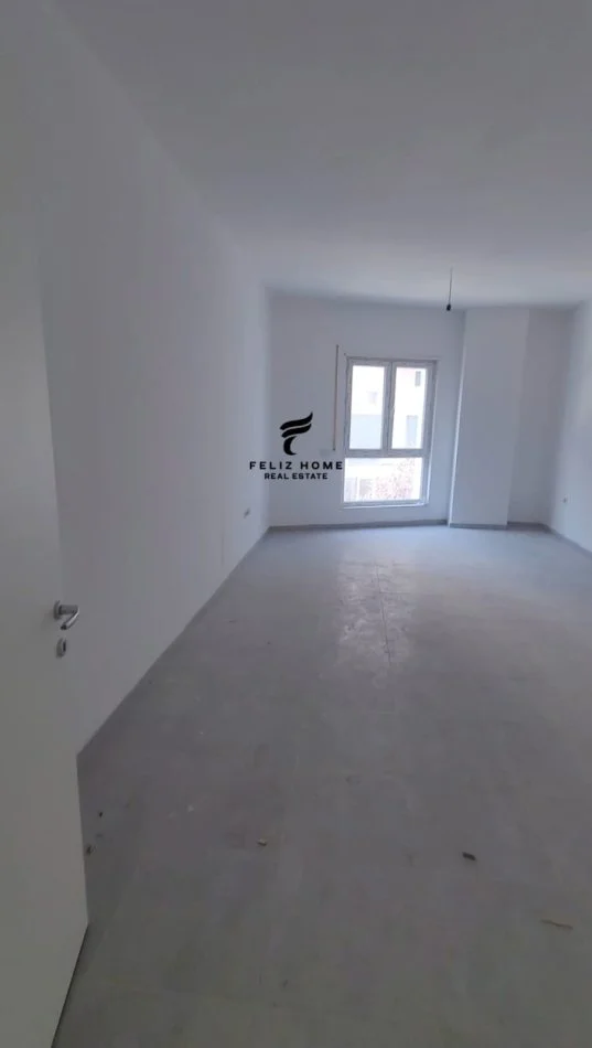 Tirane, shitet apartament 2+1+Ballkon Kati 1, 91 m² 215.000 € (RRUGA E BARRIKADAVE)