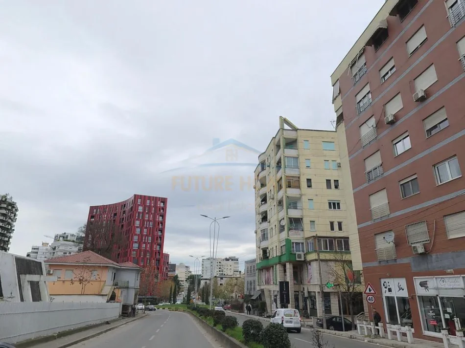 Tirane, shitet apartament 2+1+Ballkon Kati 2, 105 m² (Rruga e Elbasanit)